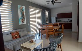 2Br/2Ba Condo 1 Block To Ocean! - Unit 4